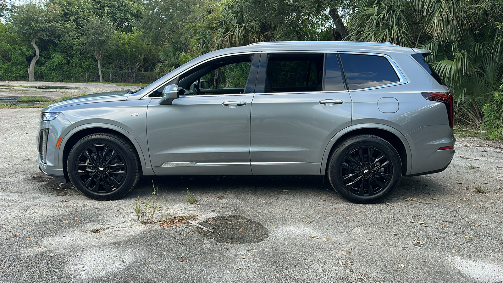 2025 Cadillac XT6 Luxury 4