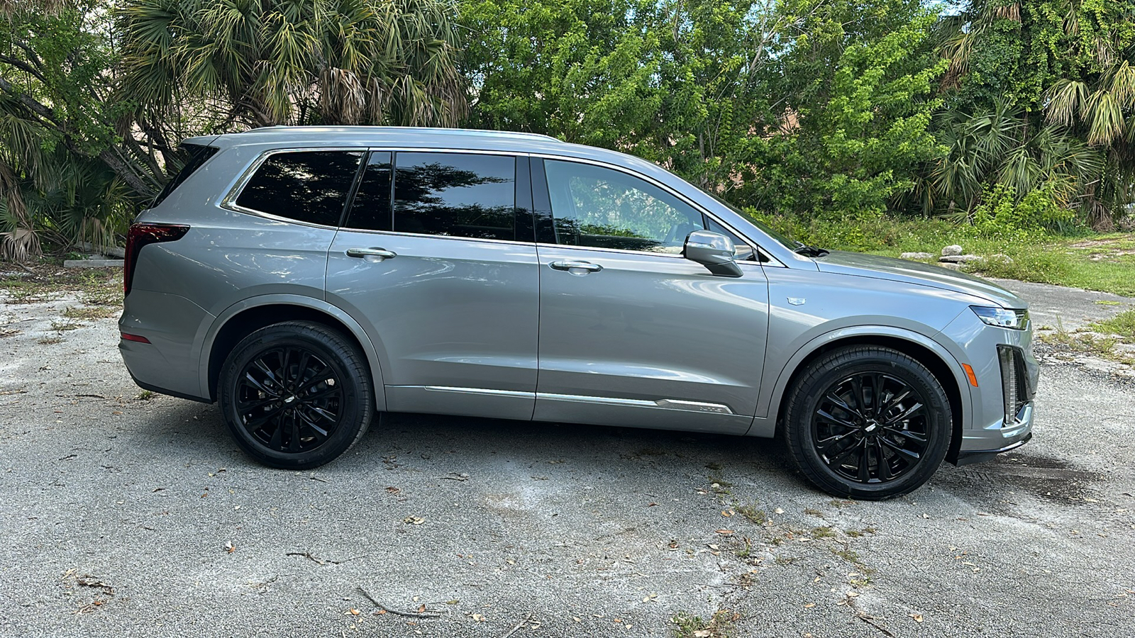 2025 Cadillac XT6 Luxury 5