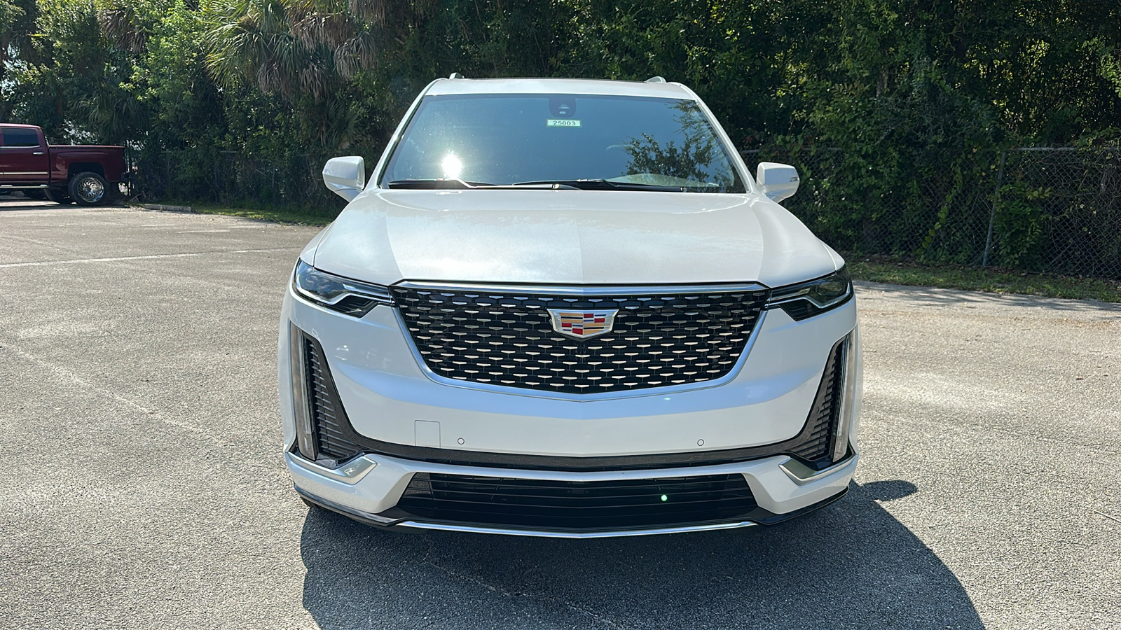 2025 Cadillac XT6 Luxury 2