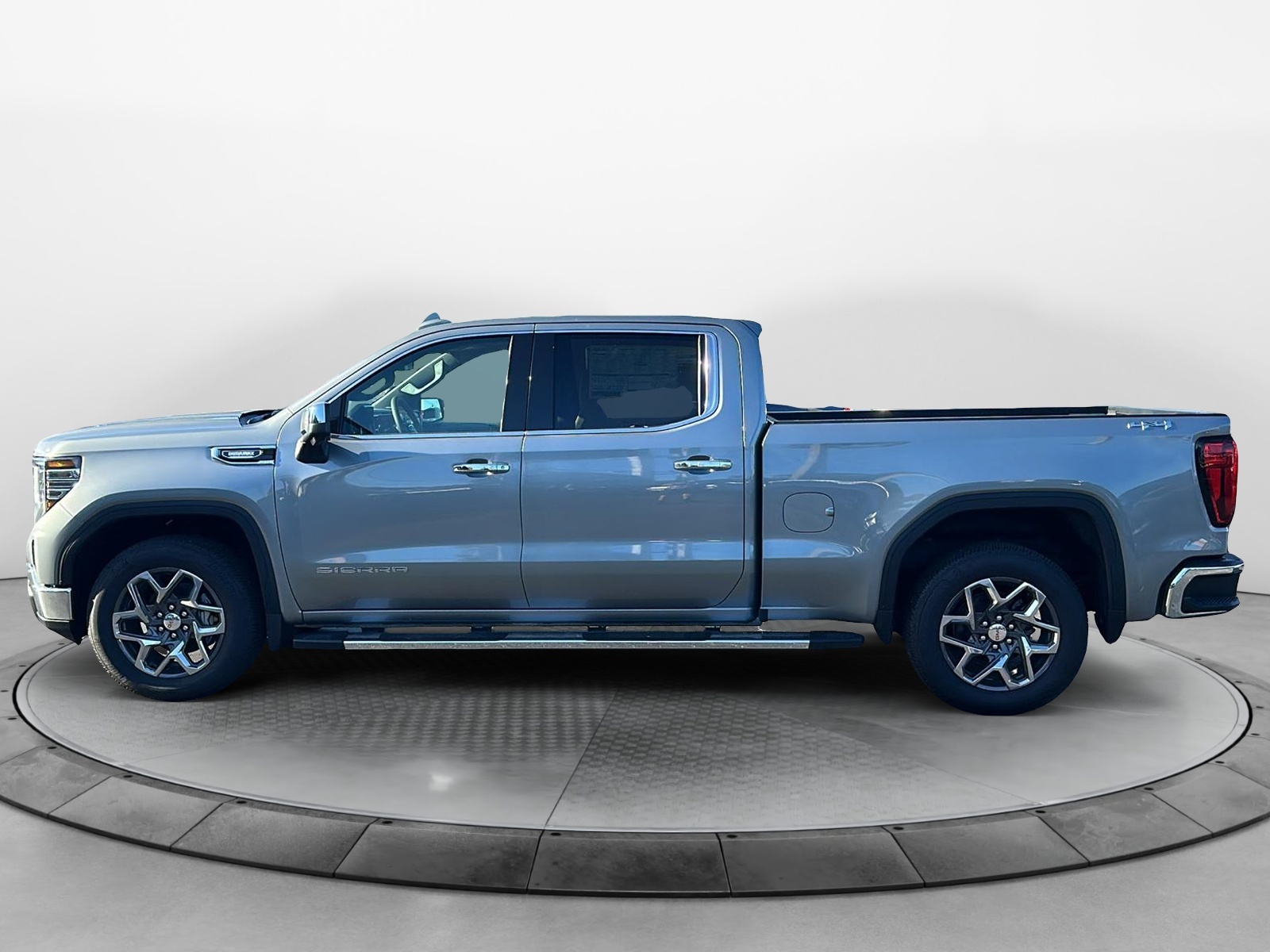 2025 GMC Sierra 1500 SLT 4