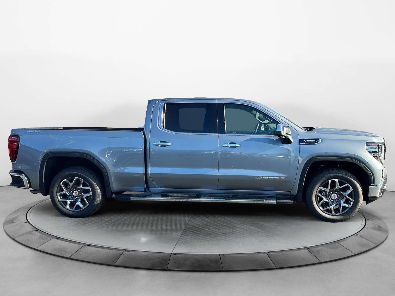 2025 GMC Sierra 1500 SLT 8