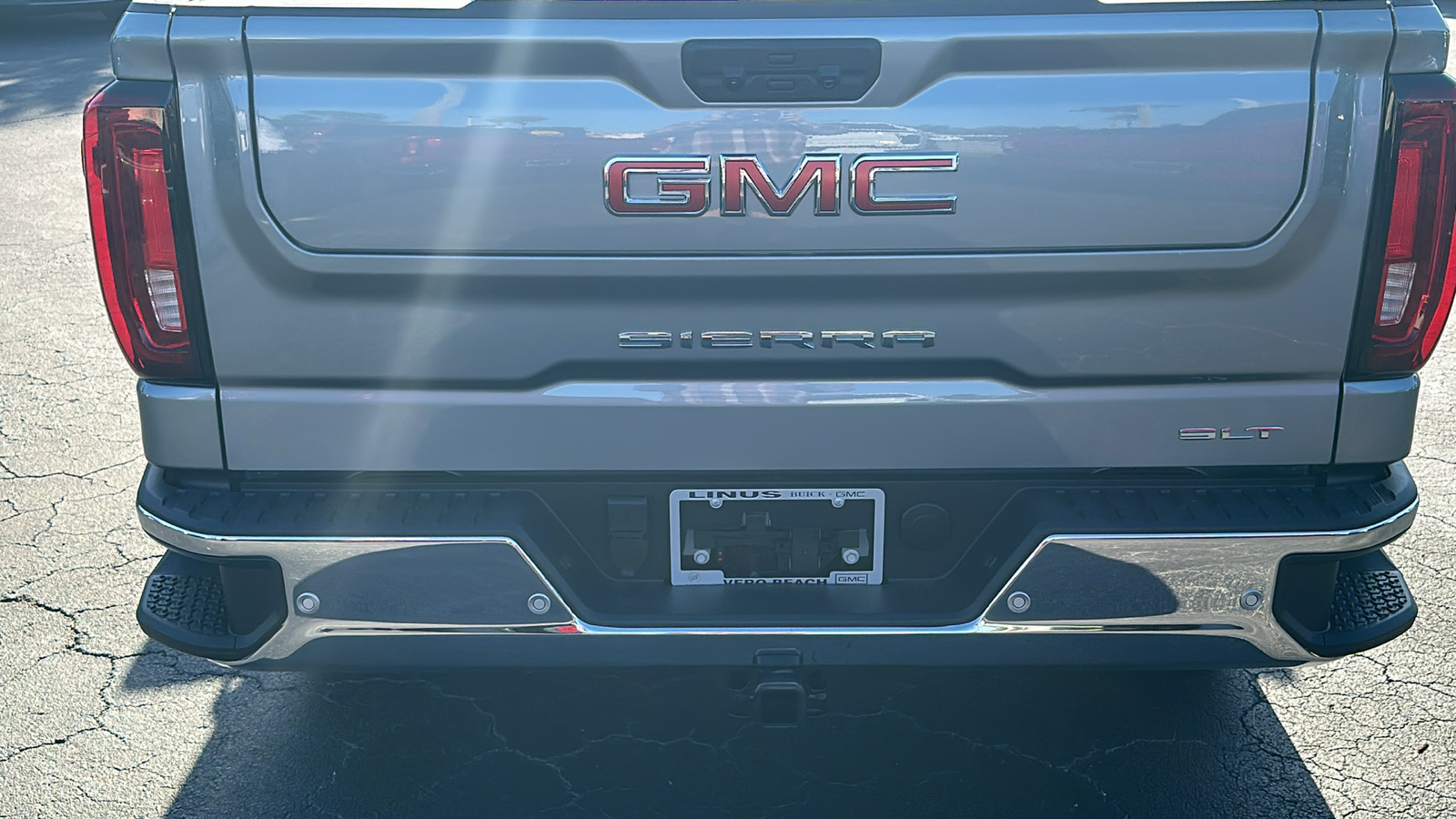 2025 GMC Sierra 1500 SLT 14