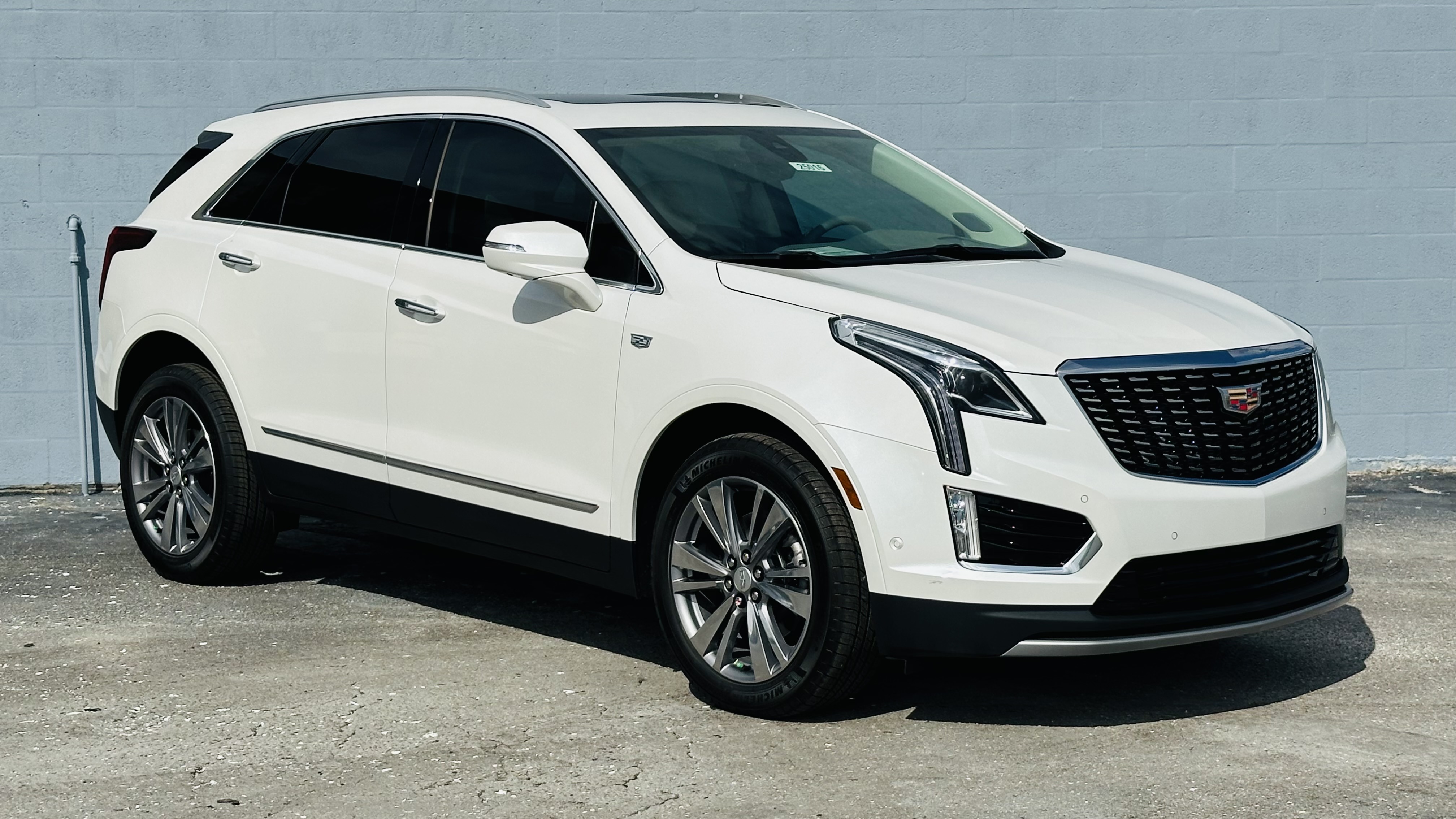 2025 Cadillac XT5 Premium Luxury 1