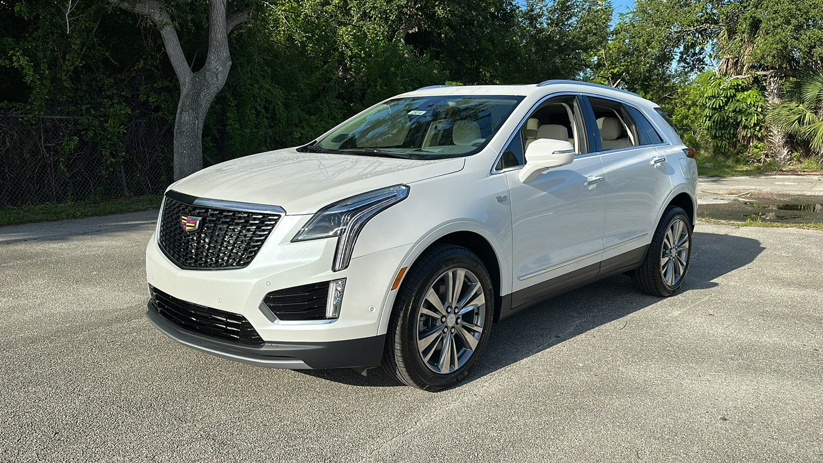 2025 Cadillac XT5 Premium Luxury 3