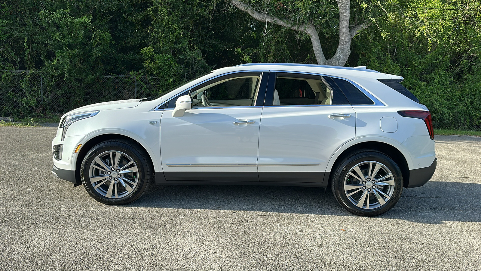 2025 Cadillac XT5 Premium Luxury 4