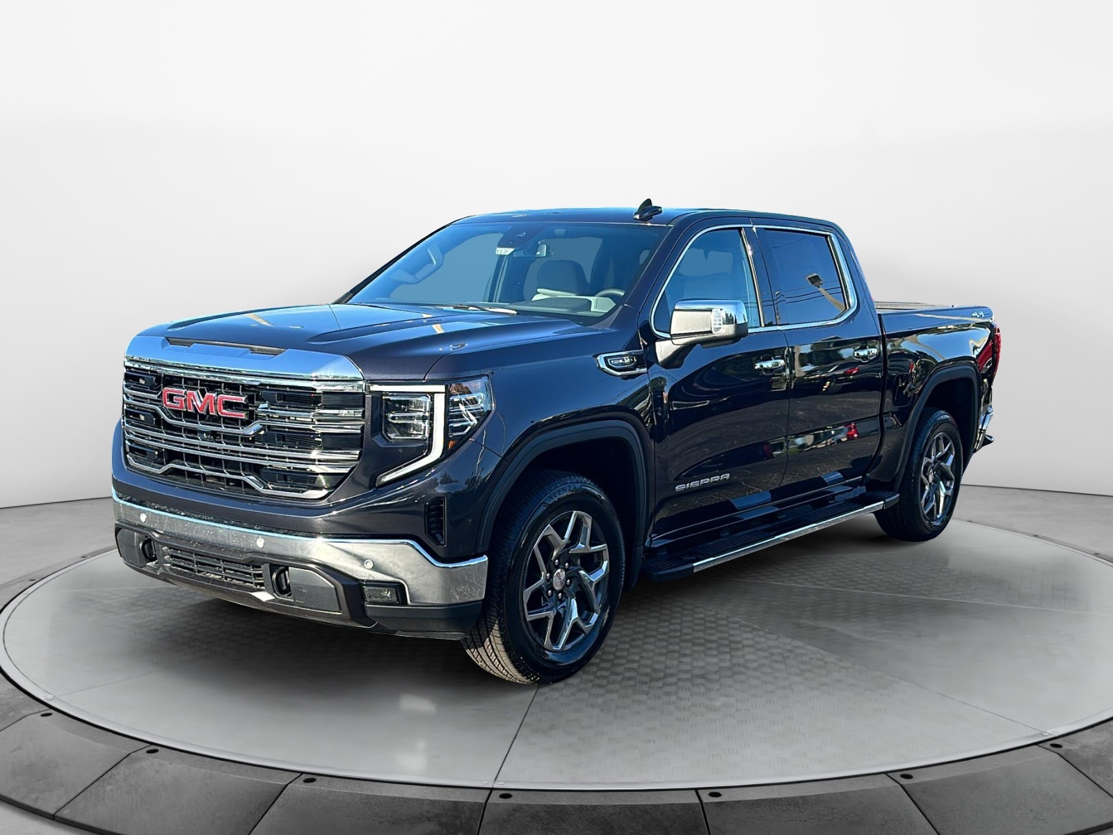 2025 GMC Sierra 1500 SLT 3