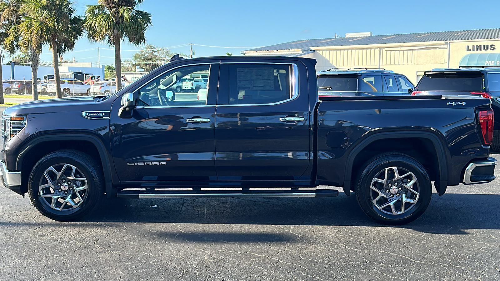 2025 GMC Sierra 1500 SLT 4