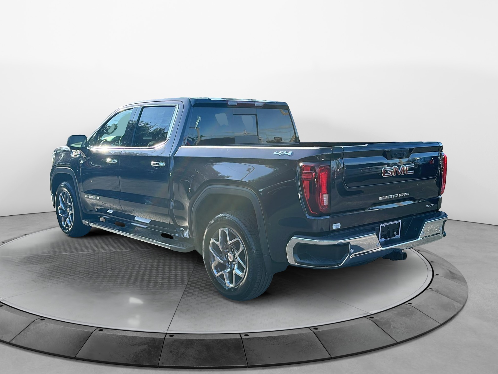 2025 GMC Sierra 1500 SLT 5