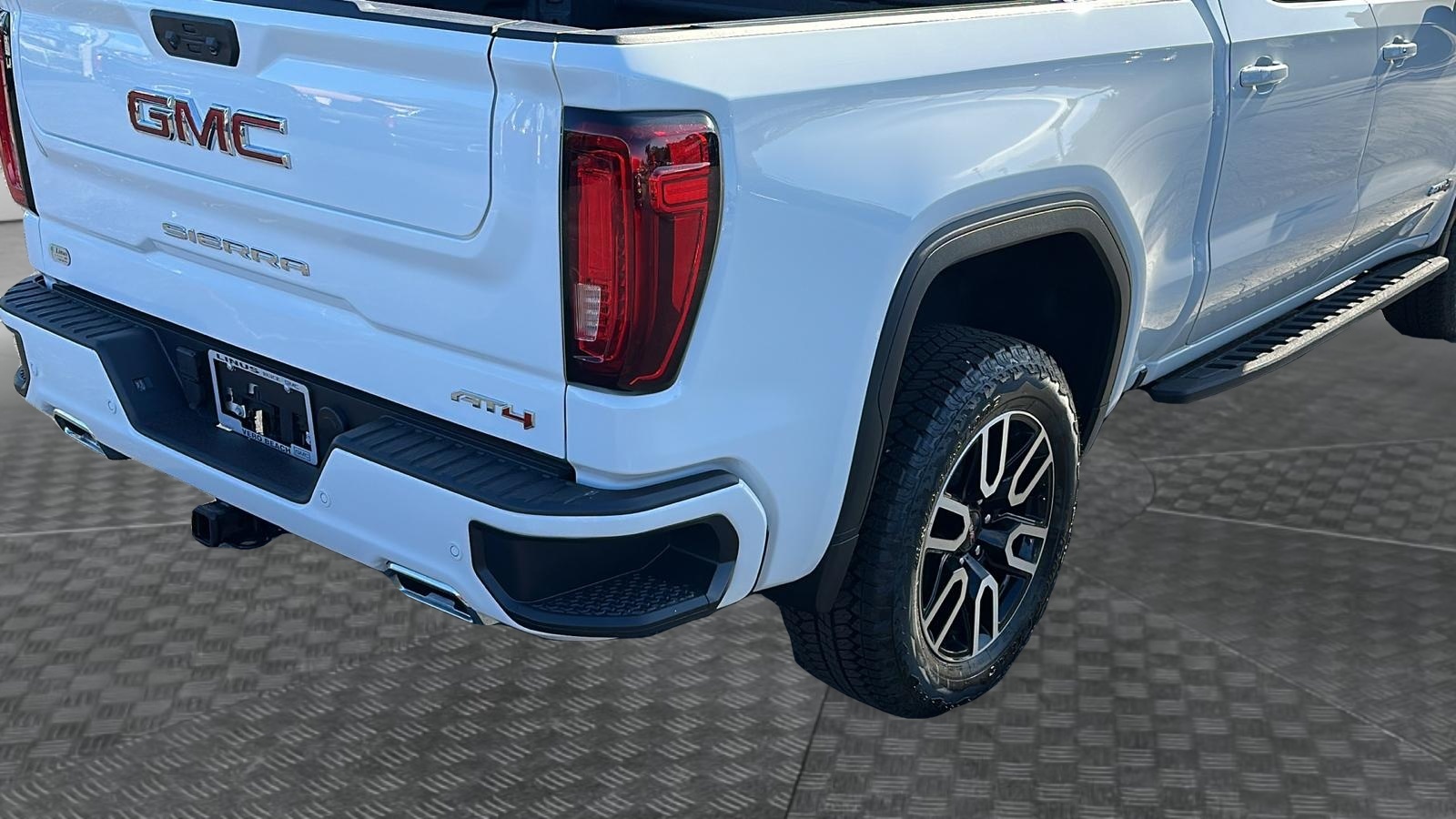 2025 GMC Sierra 1500 AT4 12