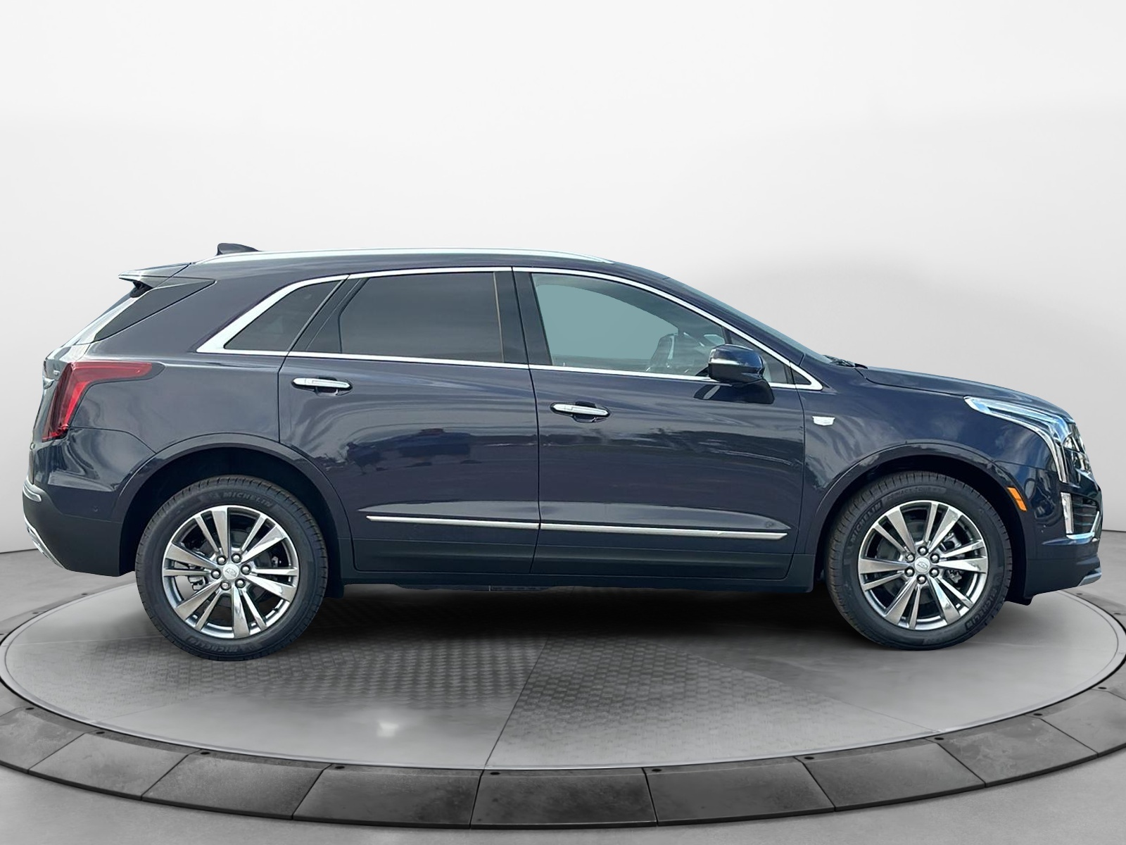 2025 Cadillac XT5 Premium Luxury 8