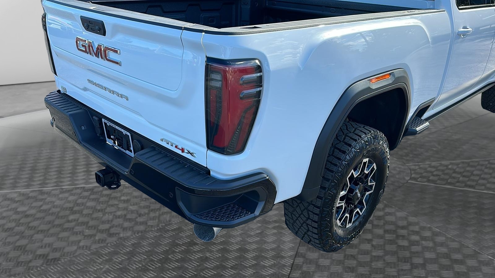 2025 GMC Sierra 2500HD AT4X 12