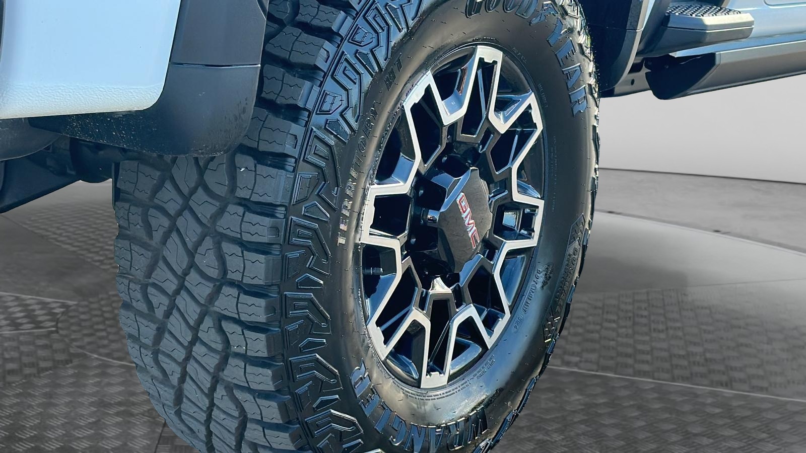 2025 GMC Sierra 2500HD AT4X 13