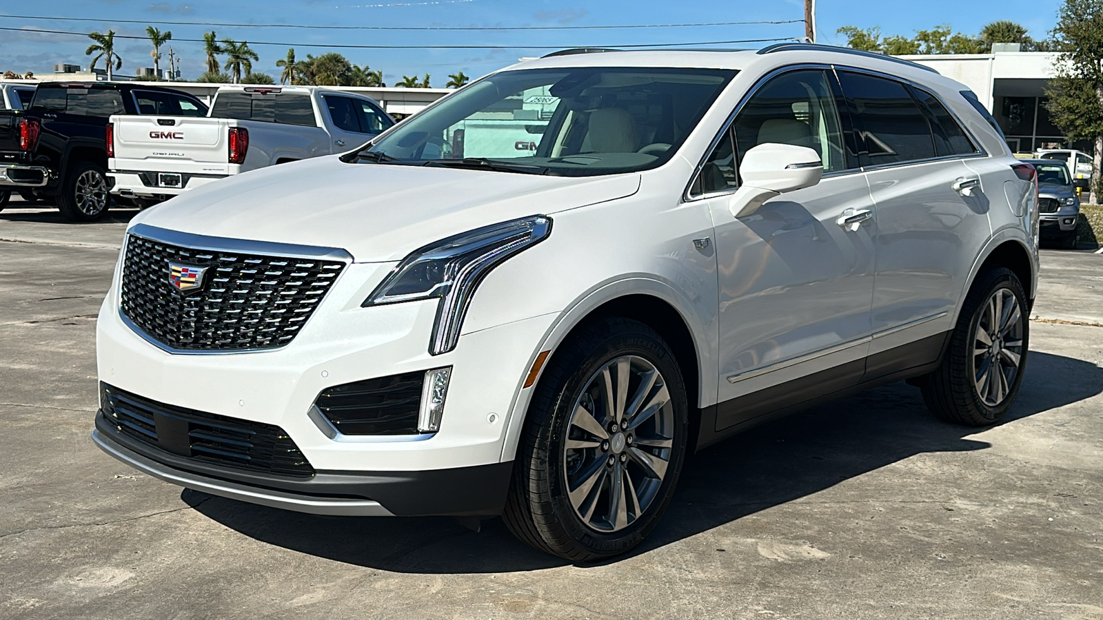 2025 Cadillac XT5 Premium Luxury 3