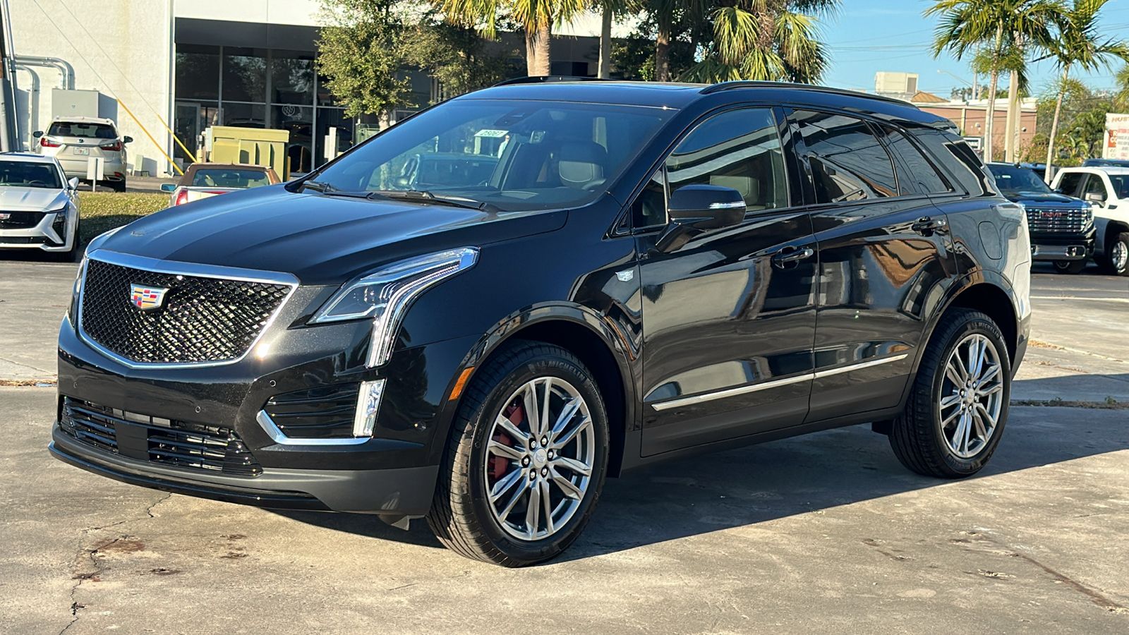 2025 Cadillac XT5 Sport 3