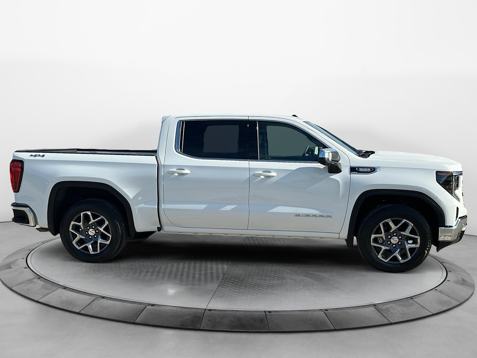 2025 GMC Sierra 1500 SLE 8