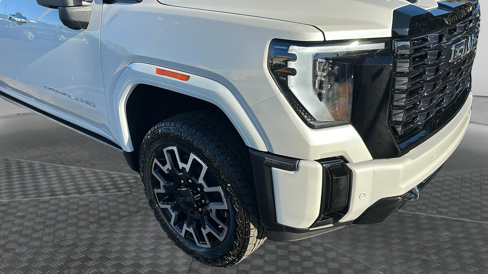 2025 GMC Sierra 2500HD Denali Ultimate 10