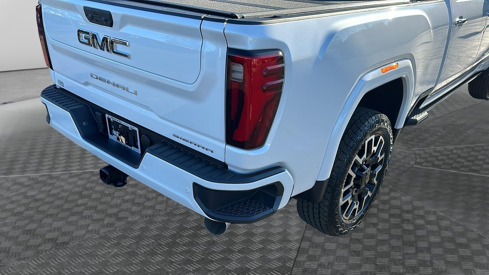 2025 GMC Sierra 2500HD Denali Ultimate 12