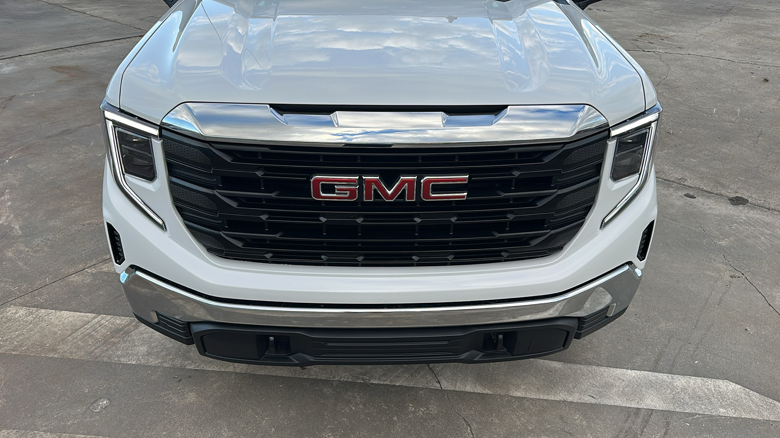 2025 GMC Sierra 1500 Pro 9