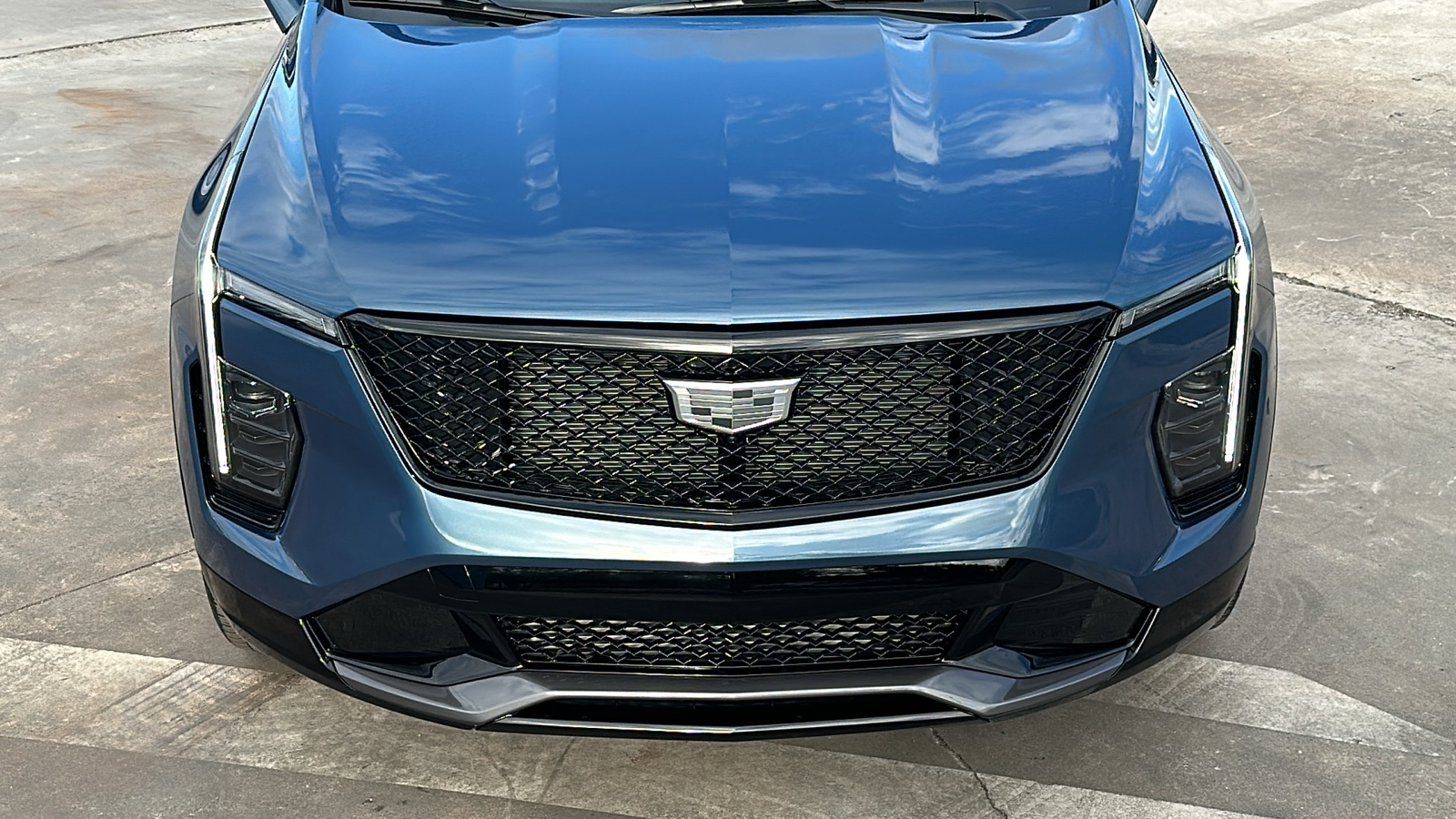 2025 Cadillac XT4 Sport 9