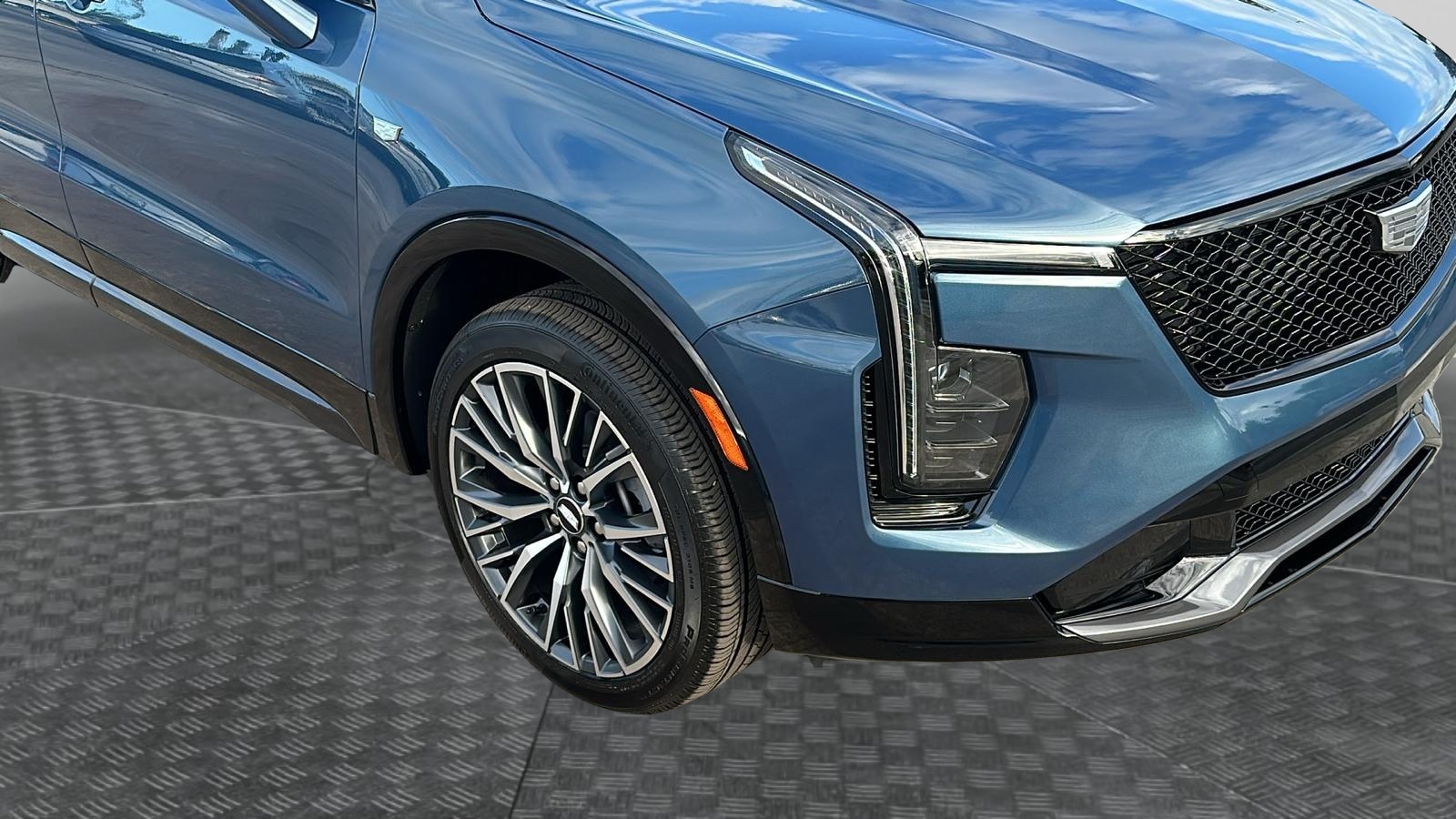 2025 Cadillac XT4 Sport 10