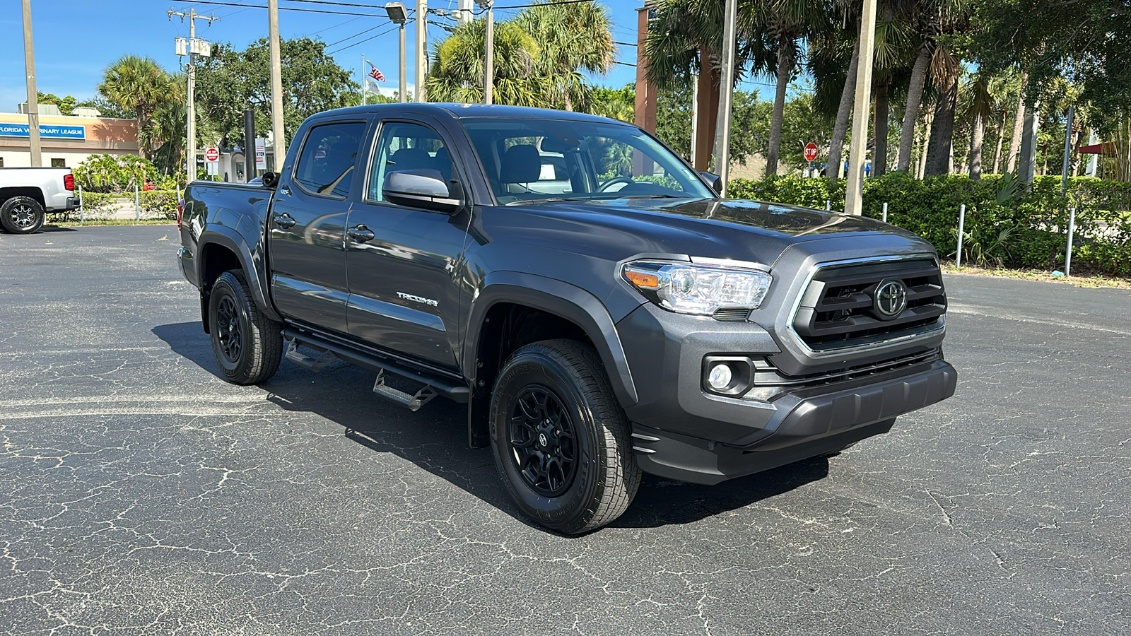 2022 Toyota Tacoma SR5 1