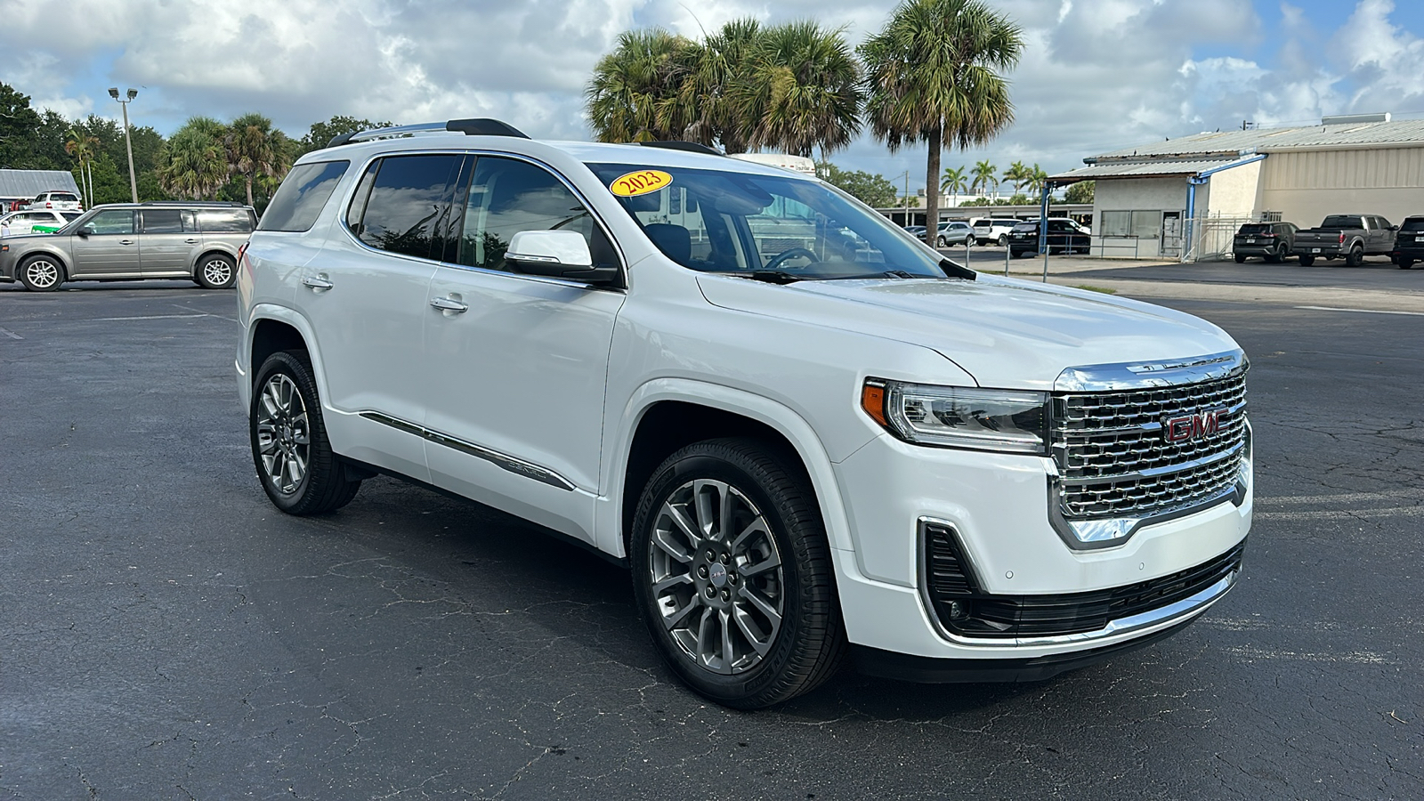 2023 GMC Acadia Denali 1