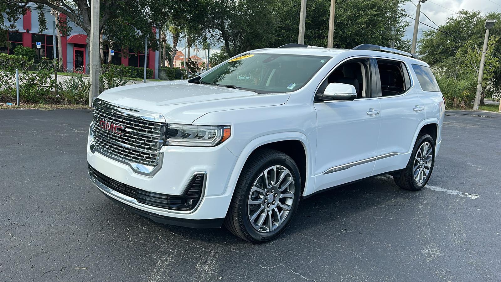 2023 GMC Acadia Denali 3