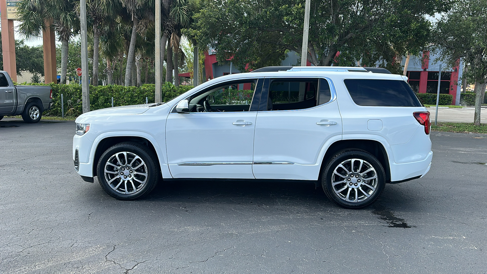 2023 GMC Acadia Denali 4