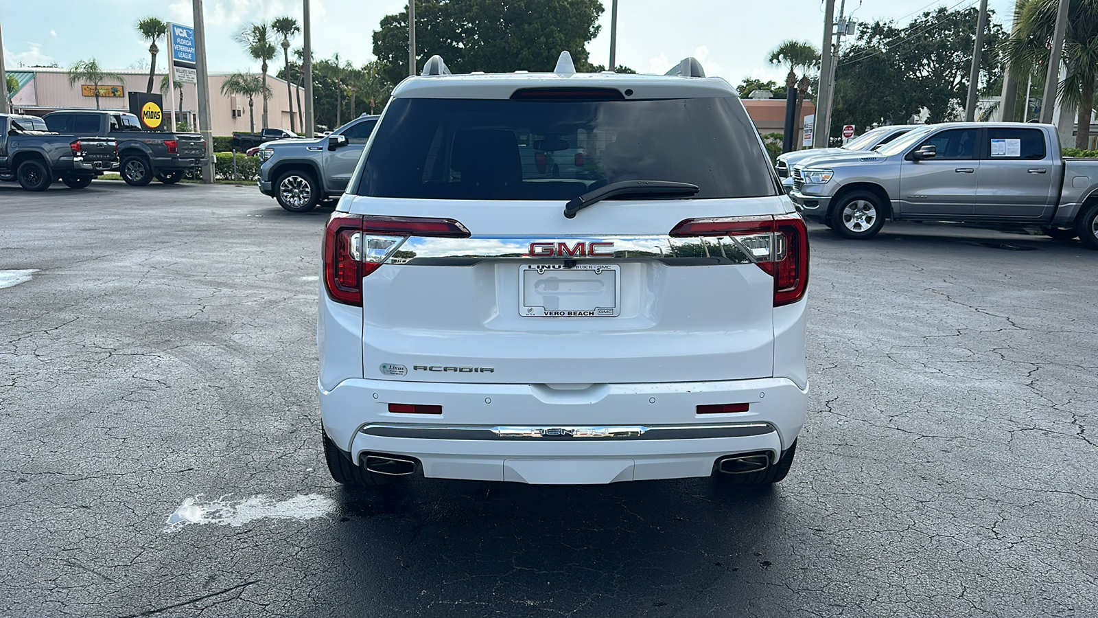 2023 GMC Acadia Denali 6