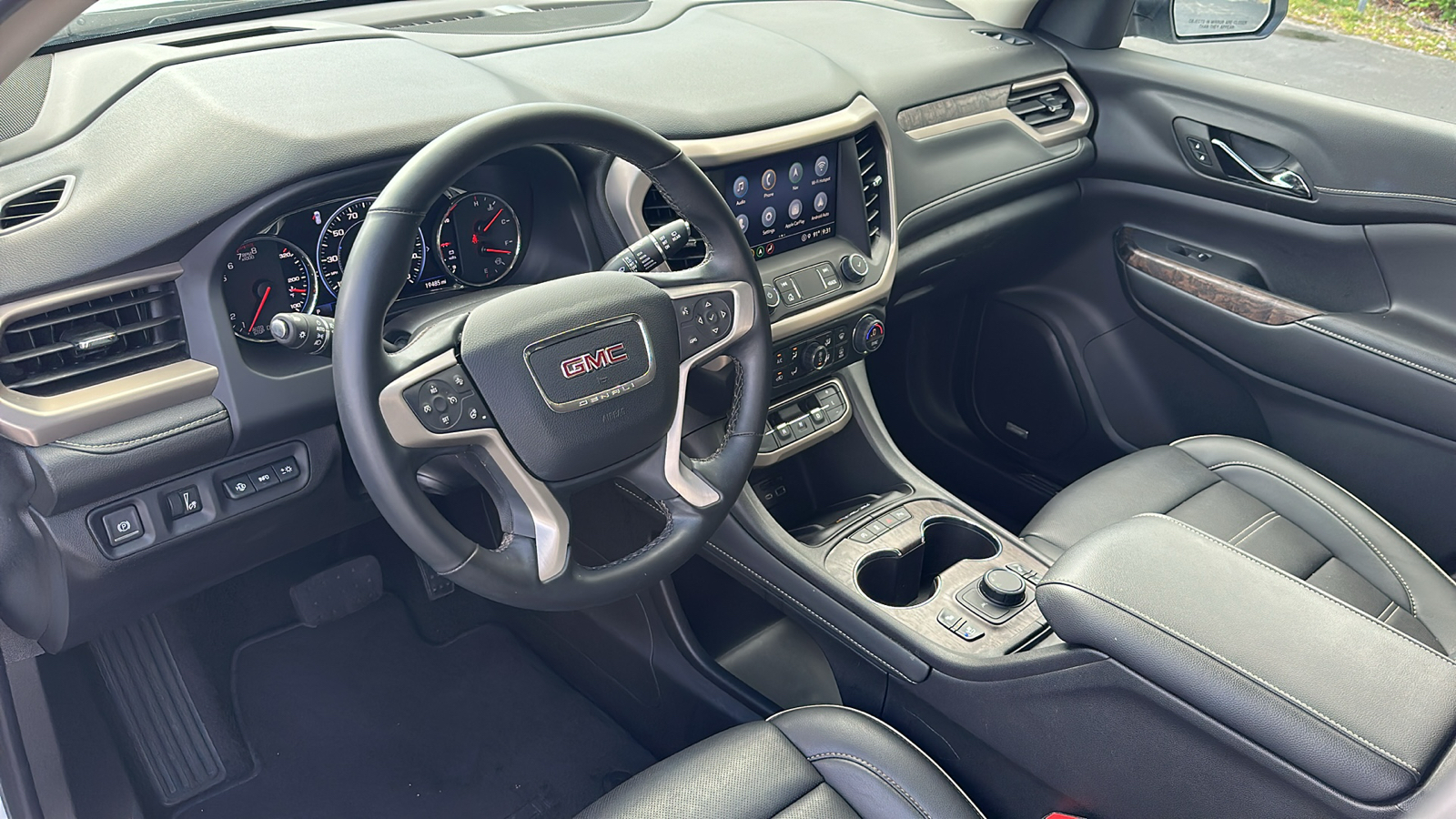 2023 GMC Acadia Denali 11