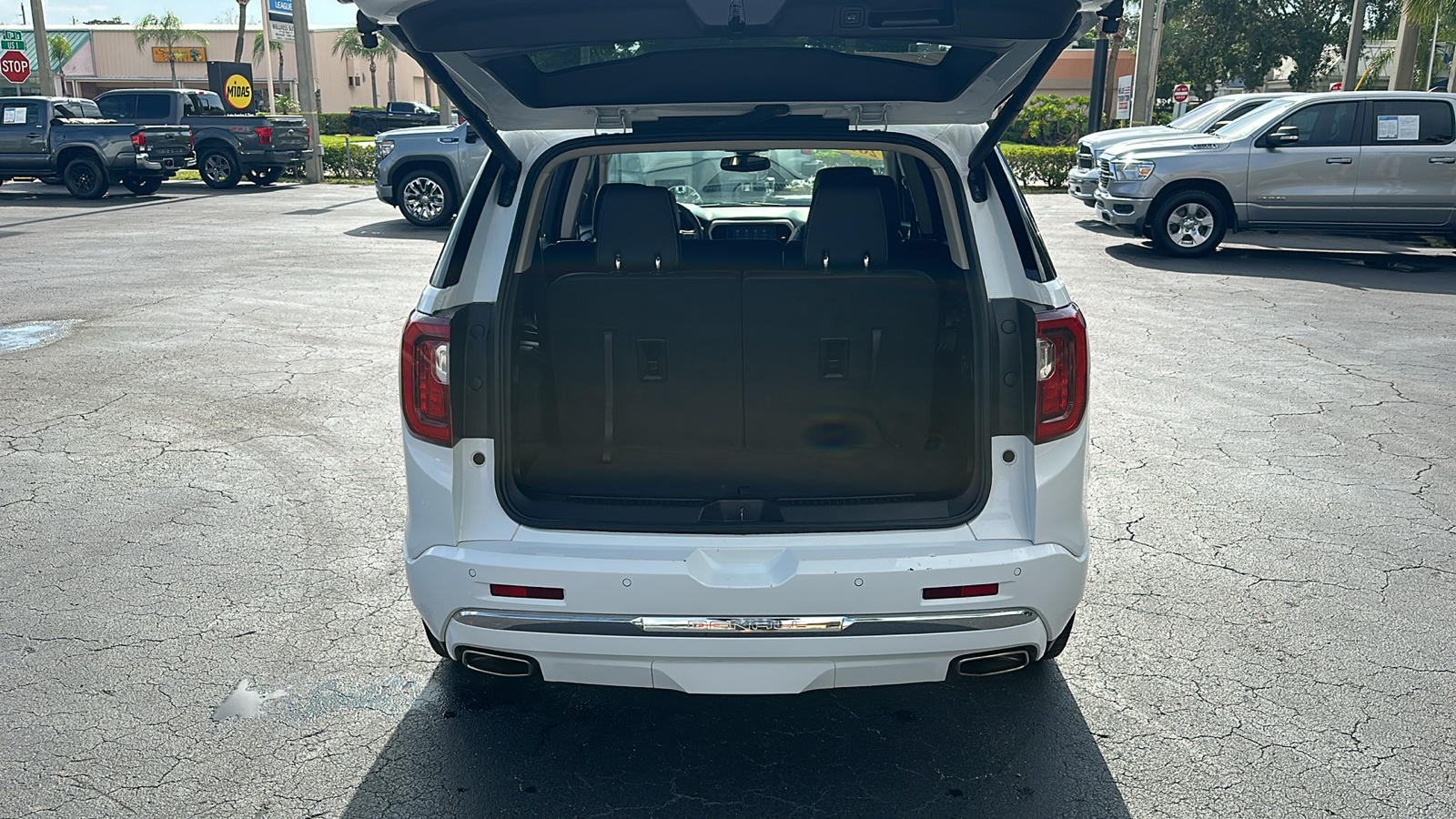 2023 GMC Acadia Denali 31