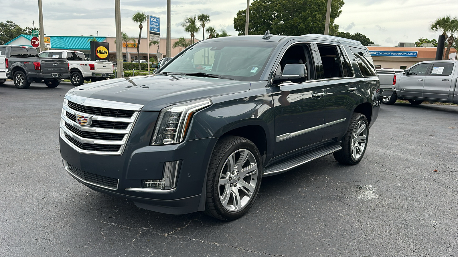 2019 Cadillac Escalade Luxury 3