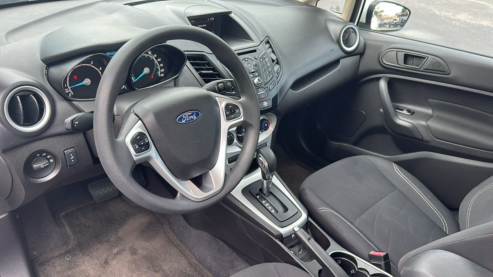 2018 Ford Fiesta SE 12