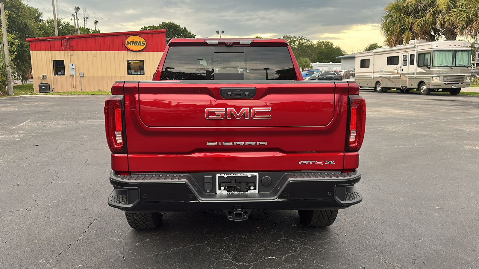 2023 GMC Sierra 1500 AT4X 6