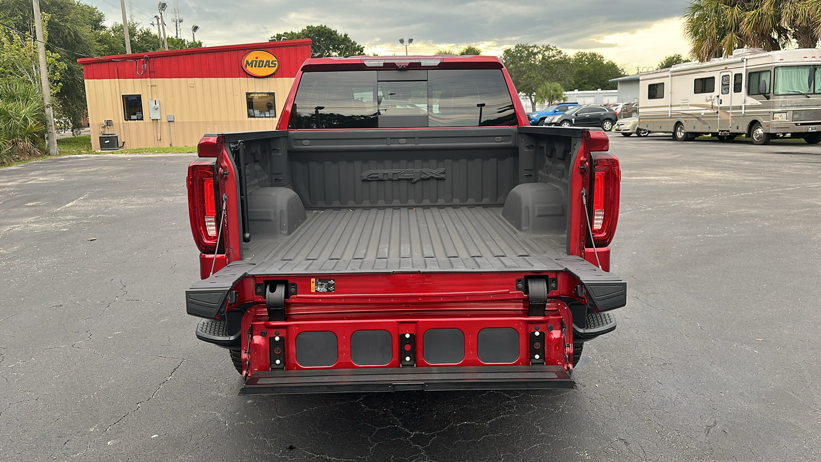 2023 GMC Sierra 1500 AT4X 32