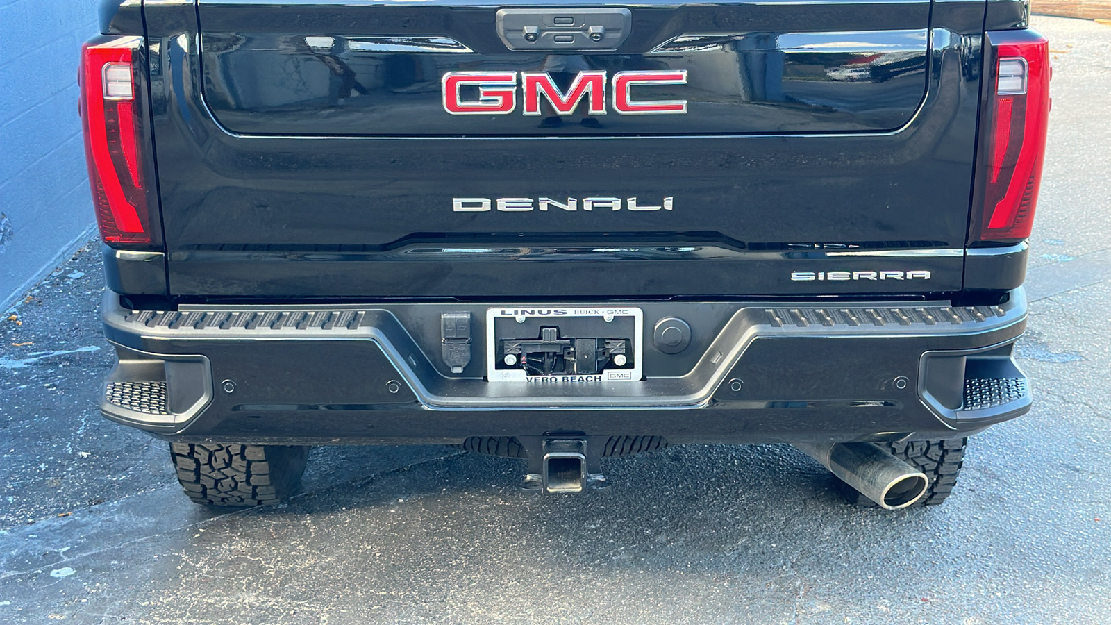 2024 GMC Sierra 2500HD Denali 13