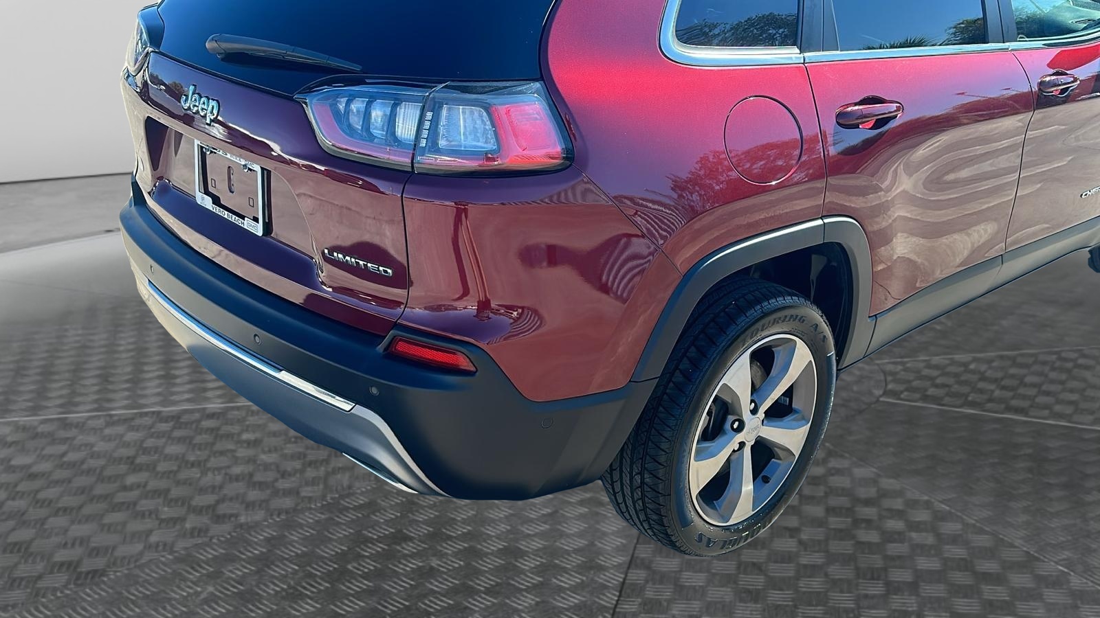 2021 Jeep Cherokee Limited 12