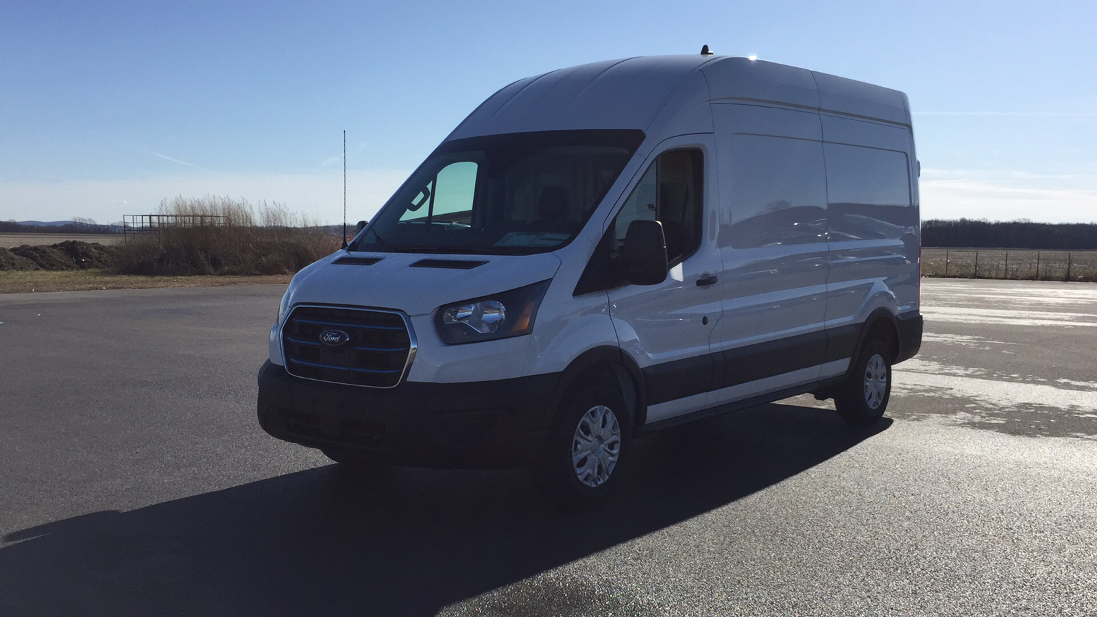 2023 Ford E-Transit Cargo Van  3