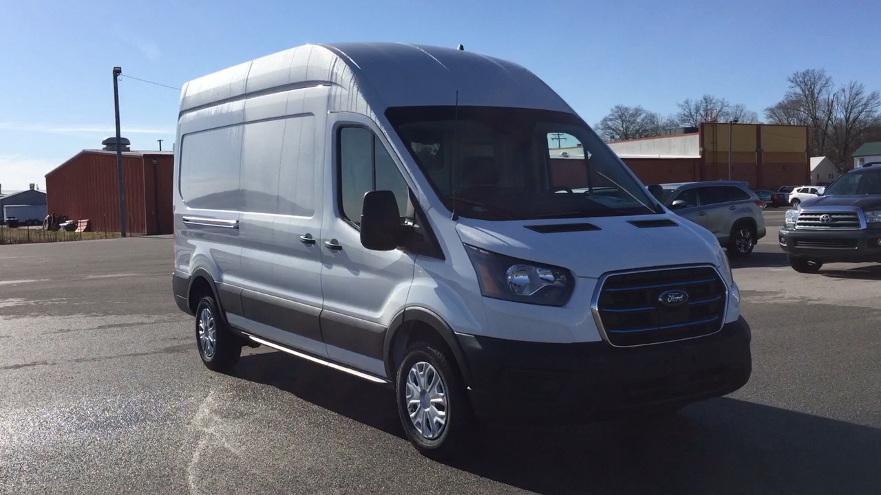 2023 Ford E-Transit Cargo Van  28