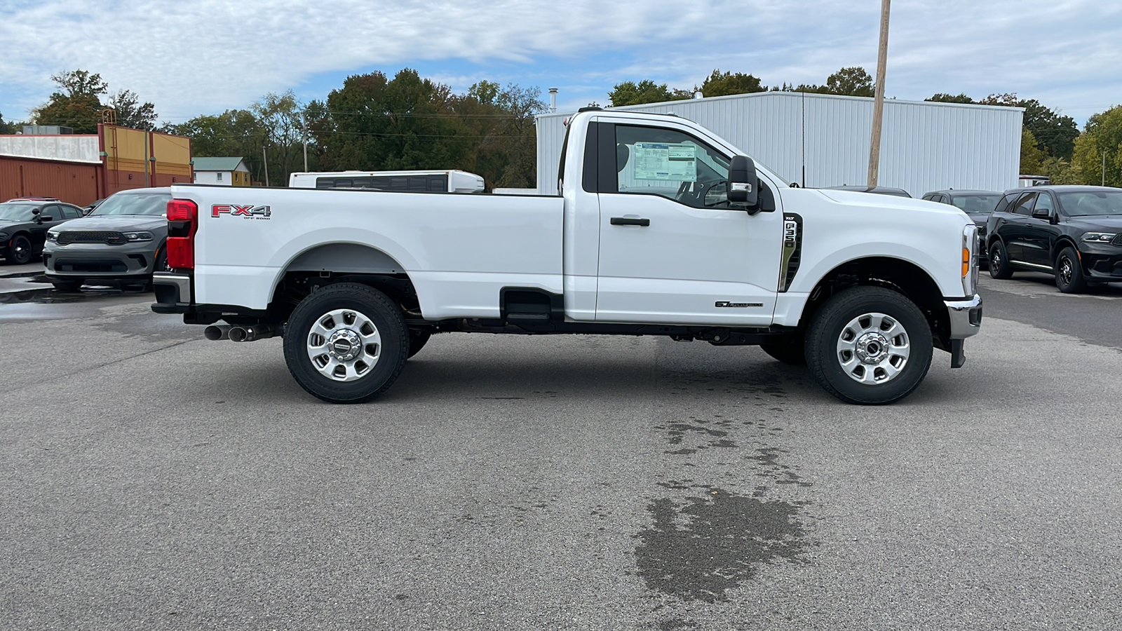 2023 Ford Super Duty F-350 SRW XLT 5