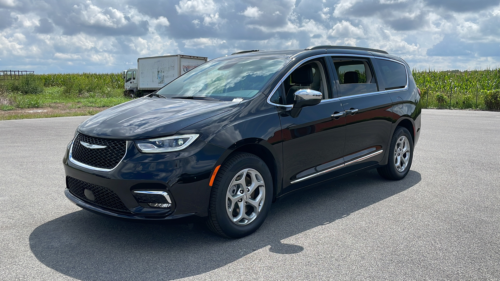 2023 Chrysler Pacifica Limited 3