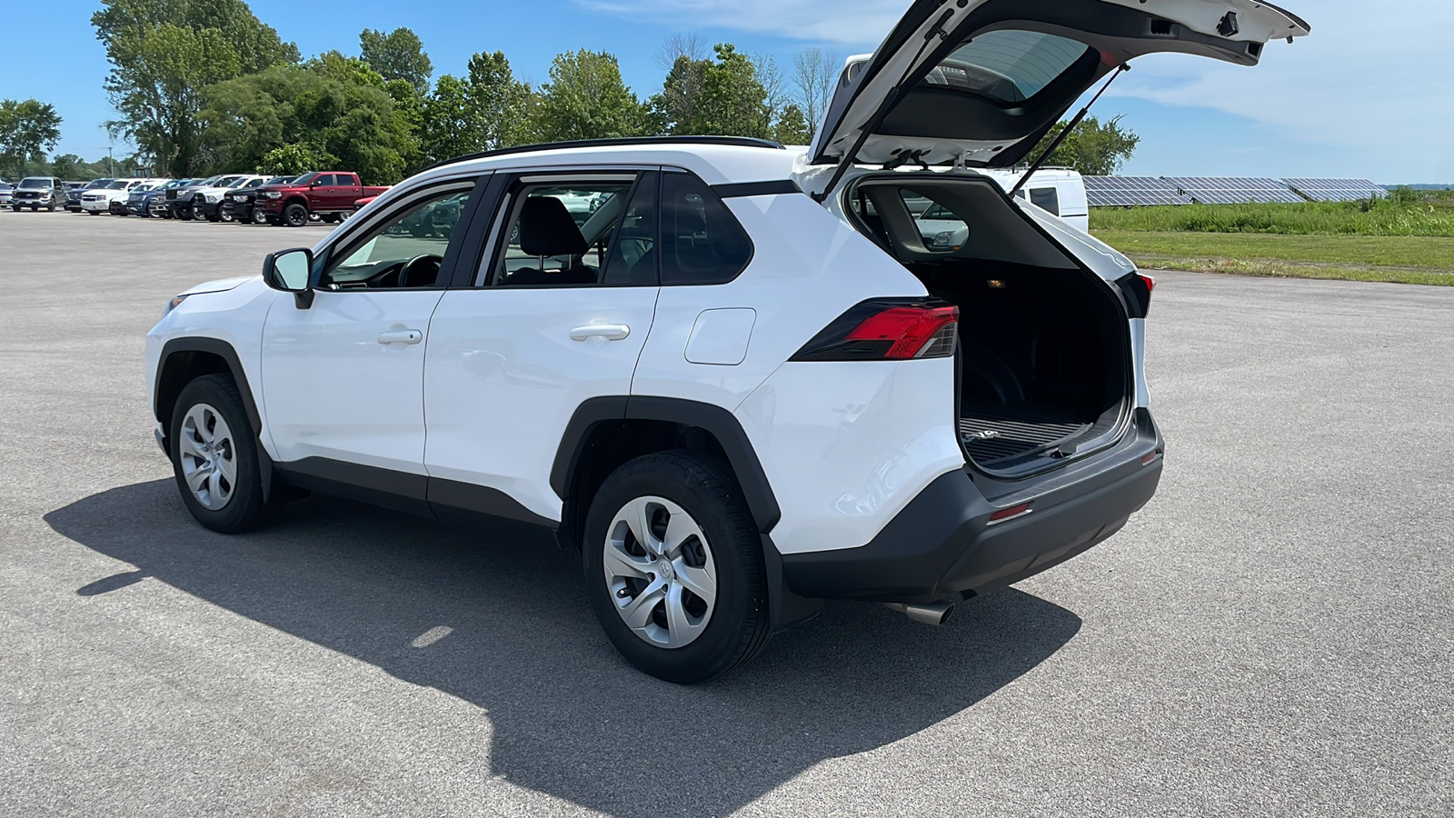 2021 Toyota RAV4 LE 10