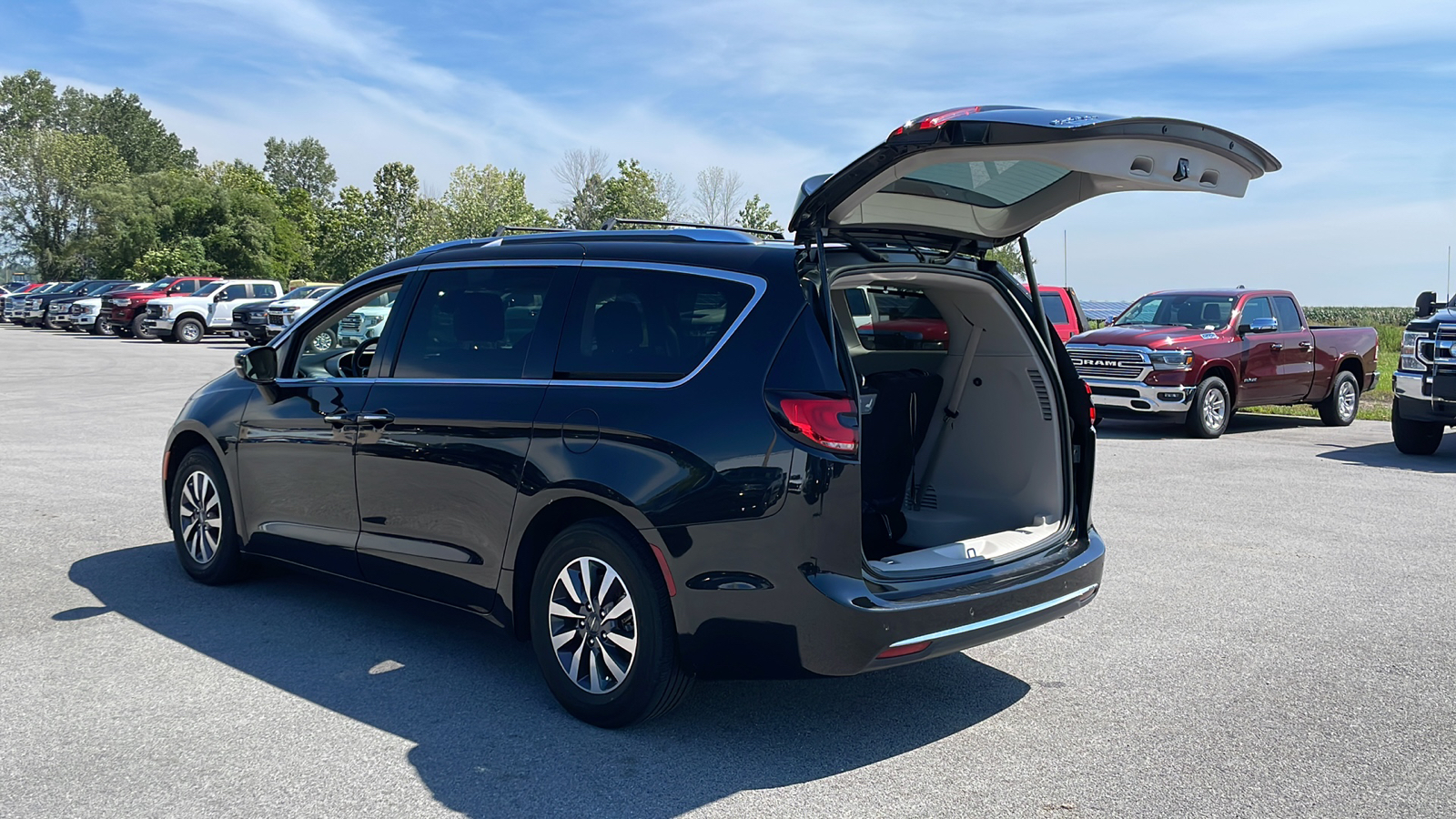 2021 Chrysler Pacifica Touring L 8