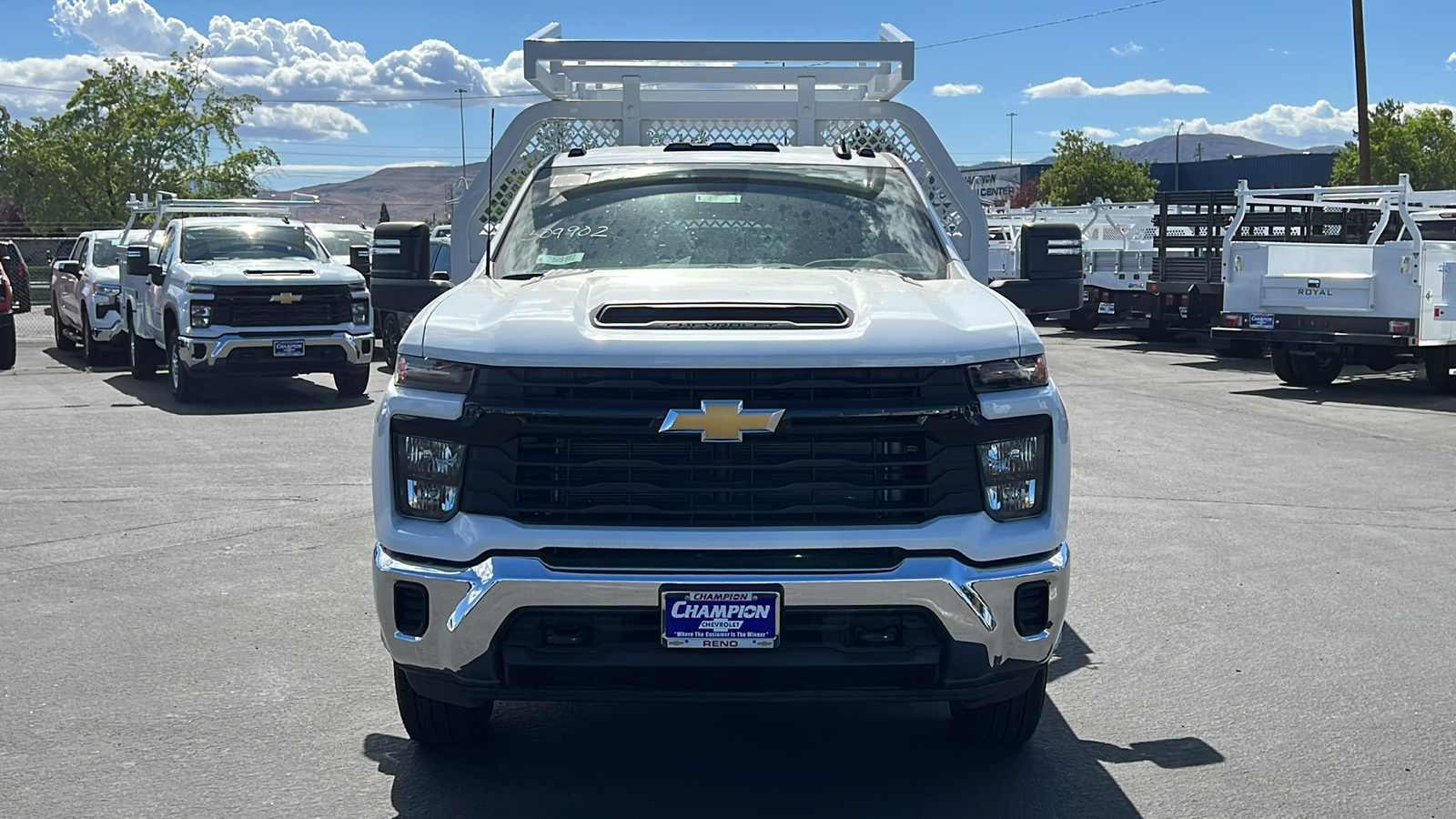 2024 Chevrolet Silverado 3500HD CC Work Truck 2