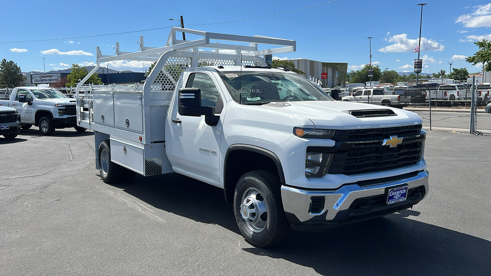 2024 Chevrolet Silverado 3500HD CC Work Truck 3