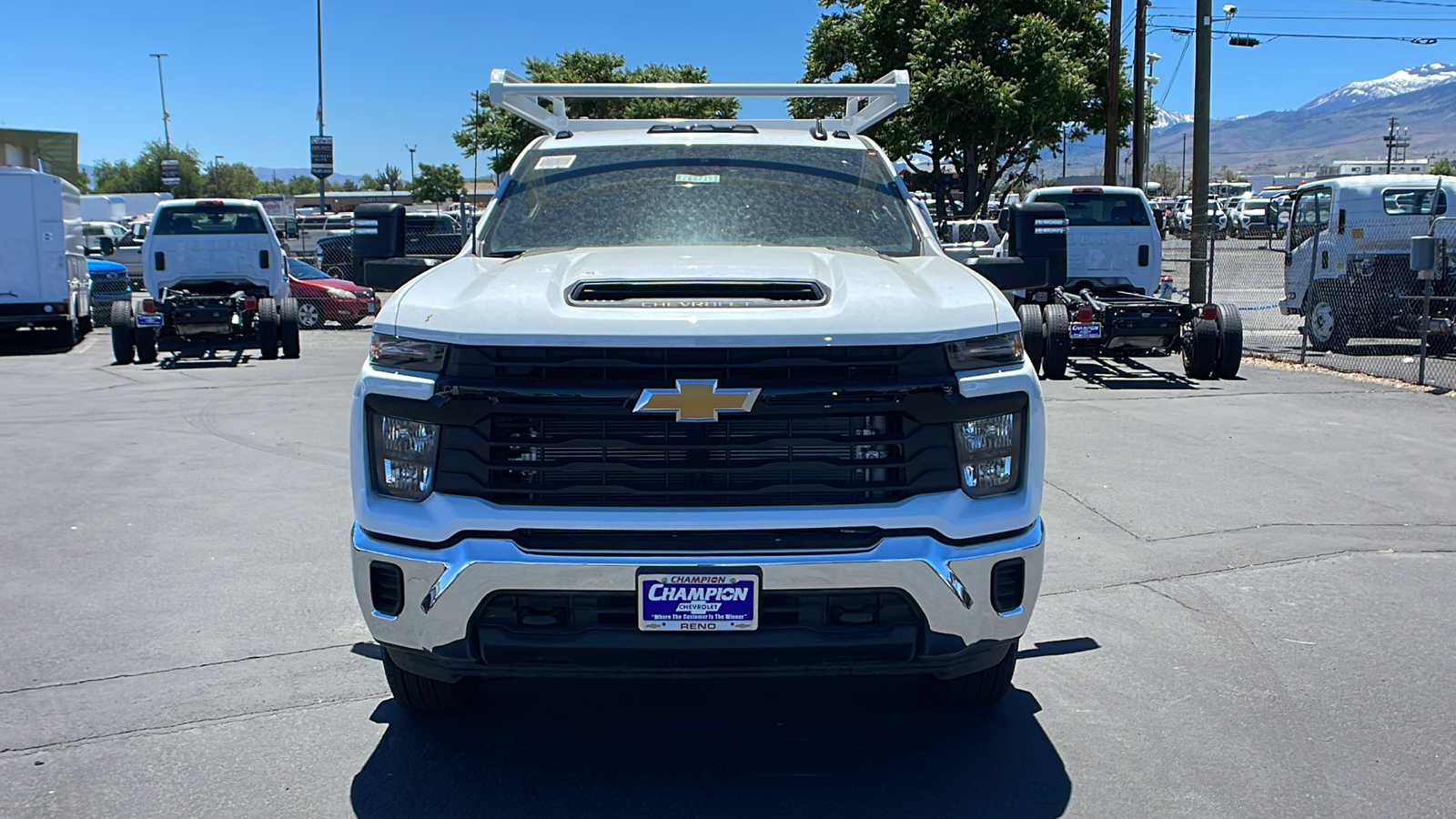 2024 Chevrolet Silverado 3500HD CC Work Truck 2