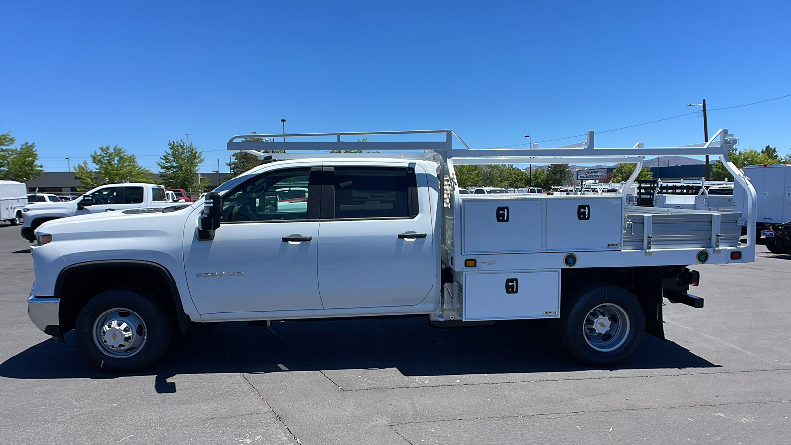 2024 Chevrolet Silverado 3500HD CC Work Truck 8