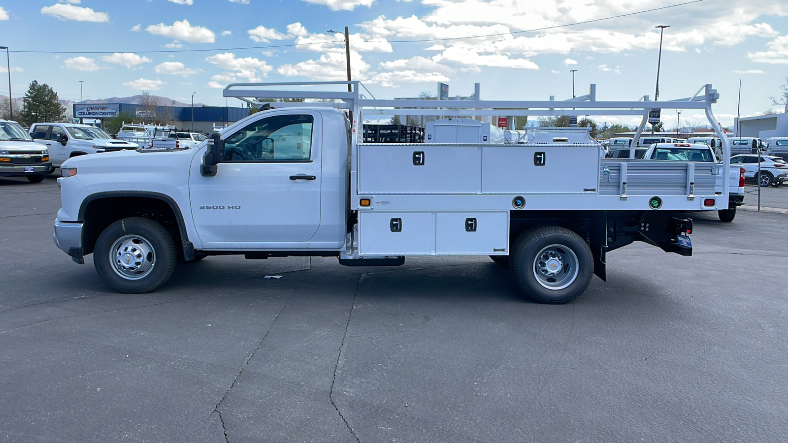 2024 Chevrolet Silverado 3500HD CC Work Truck 9