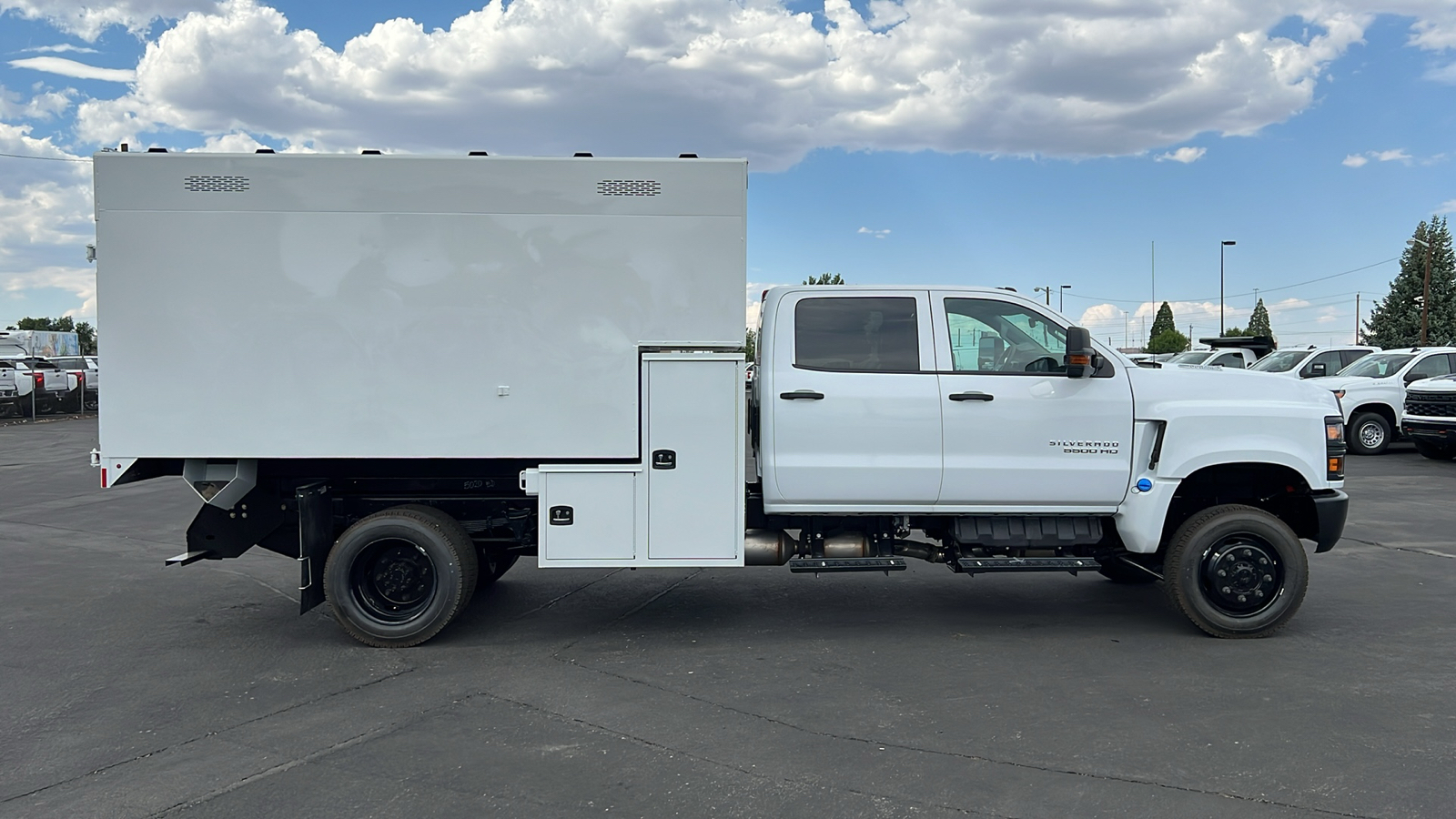 2024 Chevrolet Silverado MD Work Truck 4