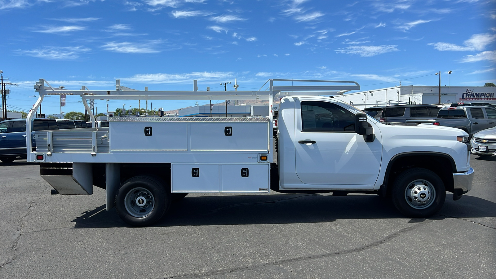 2022 Chevrolet Silverado 3500HD CC Work Truck 4